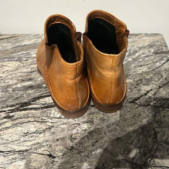 Joan & David Women’s Tan Leather Ankle Boots - Picture 6 of 9